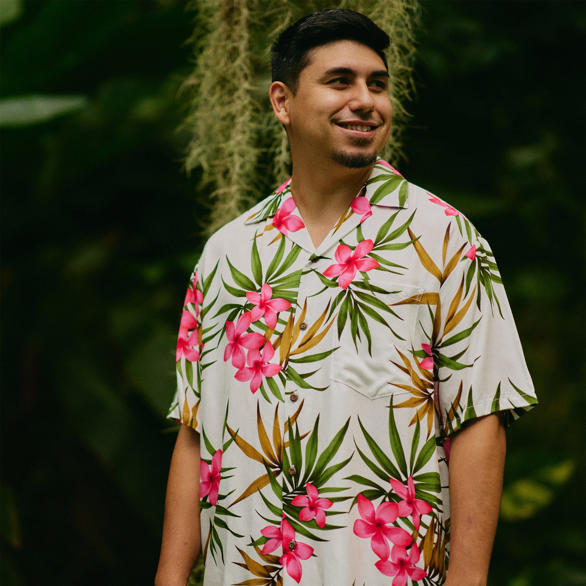 Plumeria Cluster Aloha Shirt Made In Hawaii Hilo Hattie plumeria-cluster-aloha-shirt-made-in-hawaii-hilo-hattie
