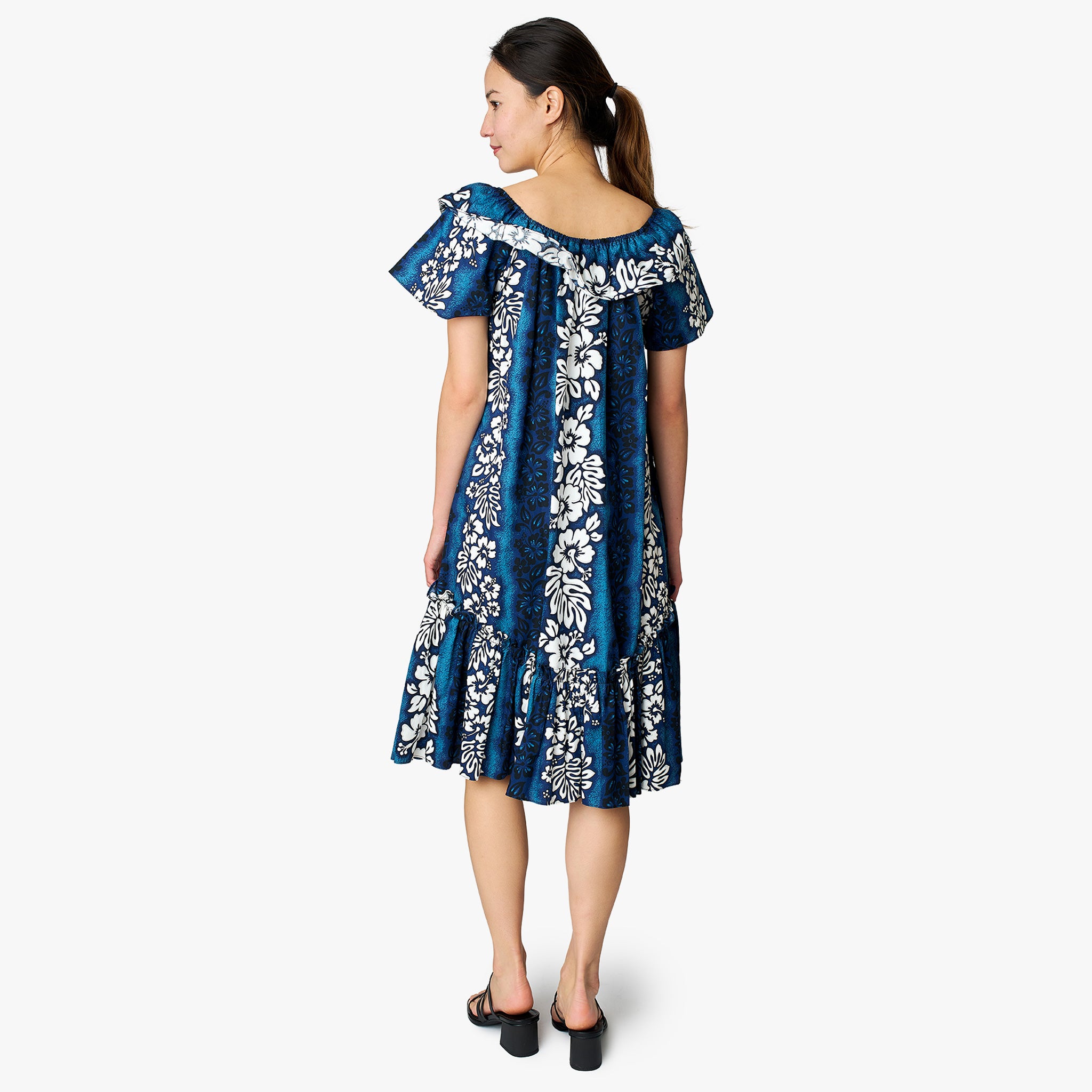 Hibiscus Panel Short Muumuu | Made in Hawaii – Hilo Hattie