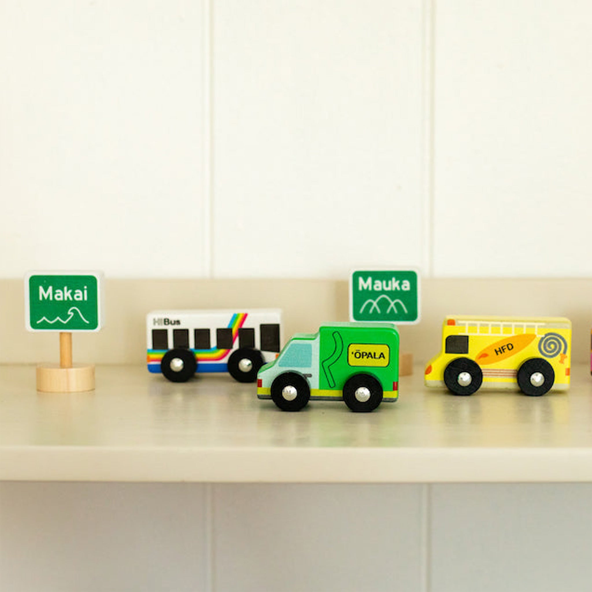 Holoholo, Let's Go! Car Set – Hilo Hattie