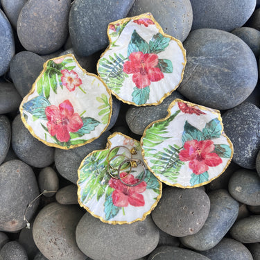 Hibiscus seashell ring dish holding rings and small jewelry